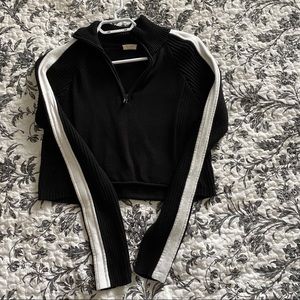 Black cropped Brandy Melville Sweater - S/M